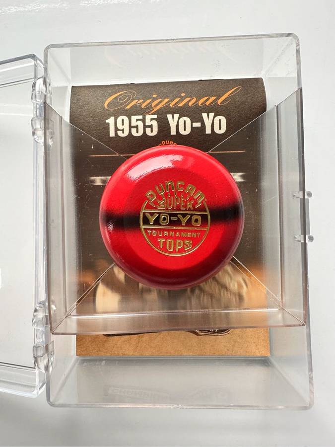 VINTAGE - 1955 YOYO WOODEN DUNCAN YOYO`S IN ORIGINAL PACKAGING WITH TRICK BOOK - UNUSED