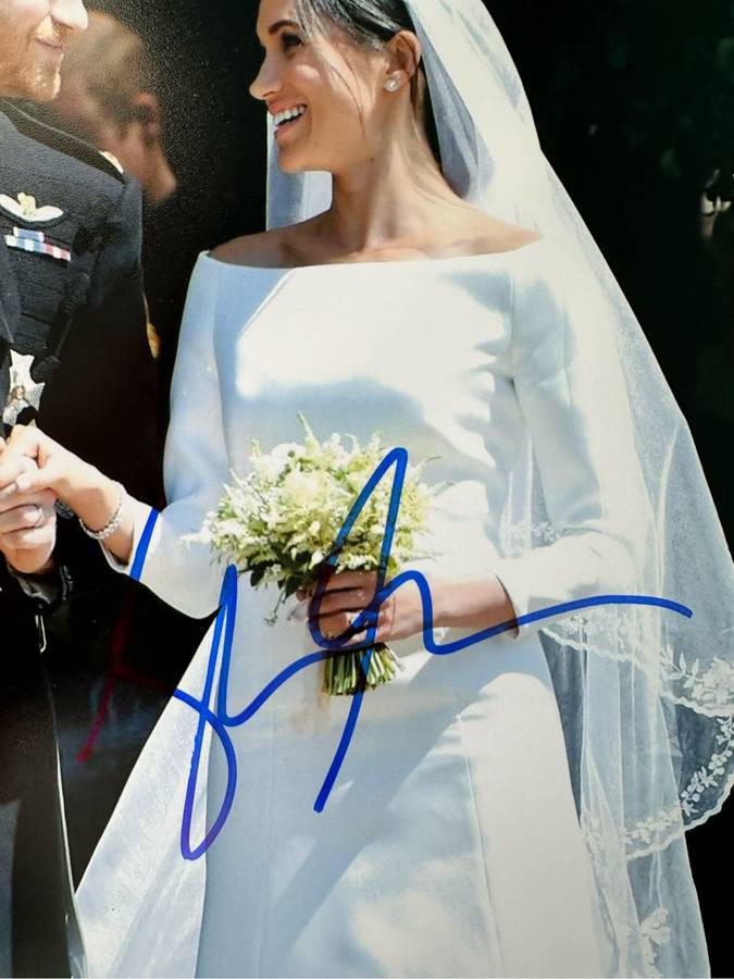 AUTHENTIC AUTOGRAPH BY MEGHAN MARKLE - DUCCHESS OF SUSSEX - WITH COA - INSANELY RARE
