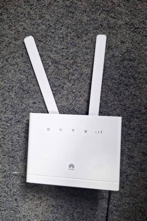 Huawei B315 4G LTE WiFi 150Mbps Router- 4x 10/100- 2x RJ11- USB (B593 upgrade) - White