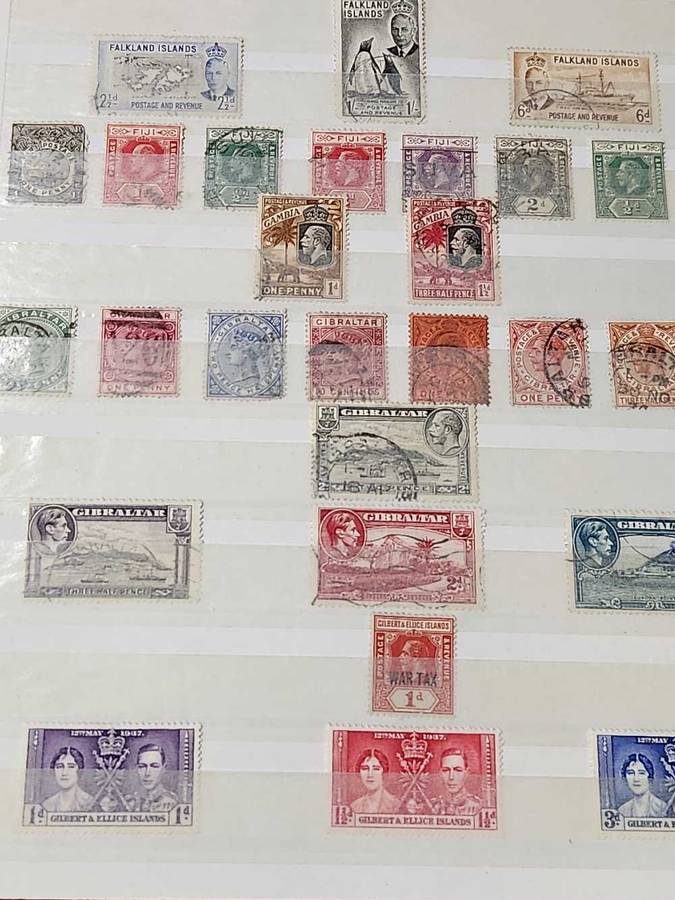British Empire - HUGE value incl. many QVs - in Stunning 16-page Kabe album