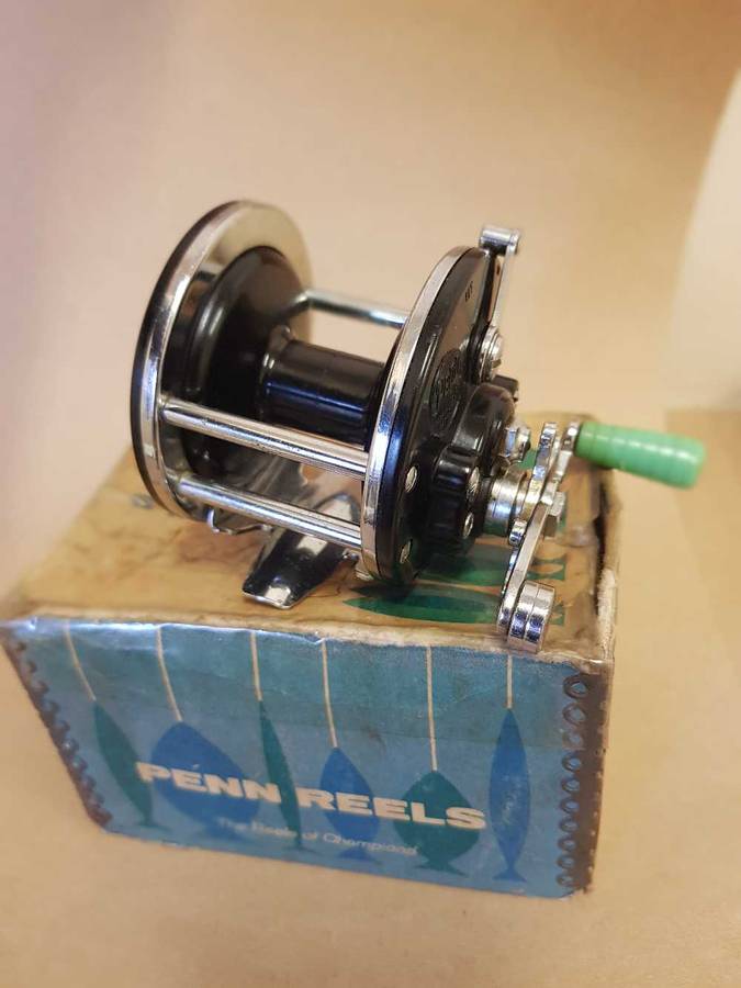 Penn 180 . Backelite spool. Including original box.