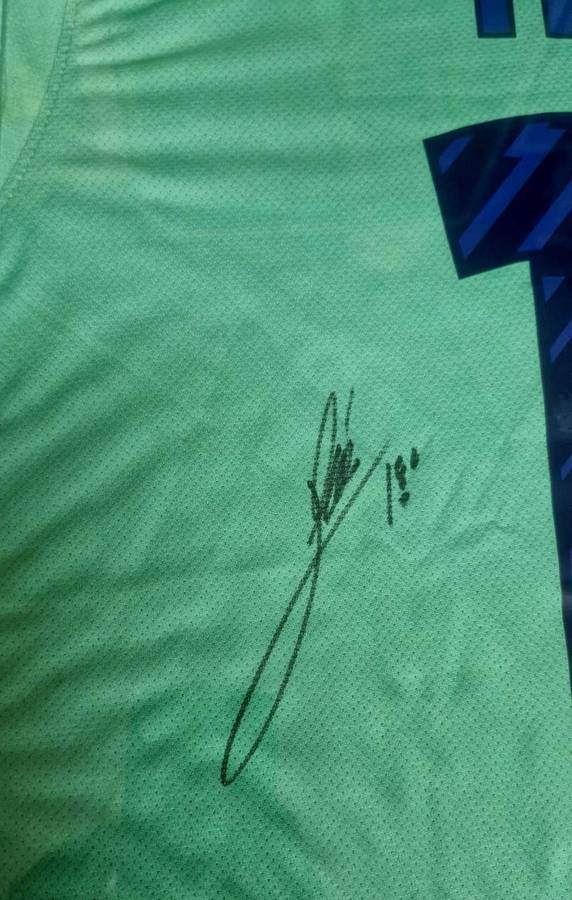 LIONEL MESSI Hand Signed Jersey Autographed Authentication