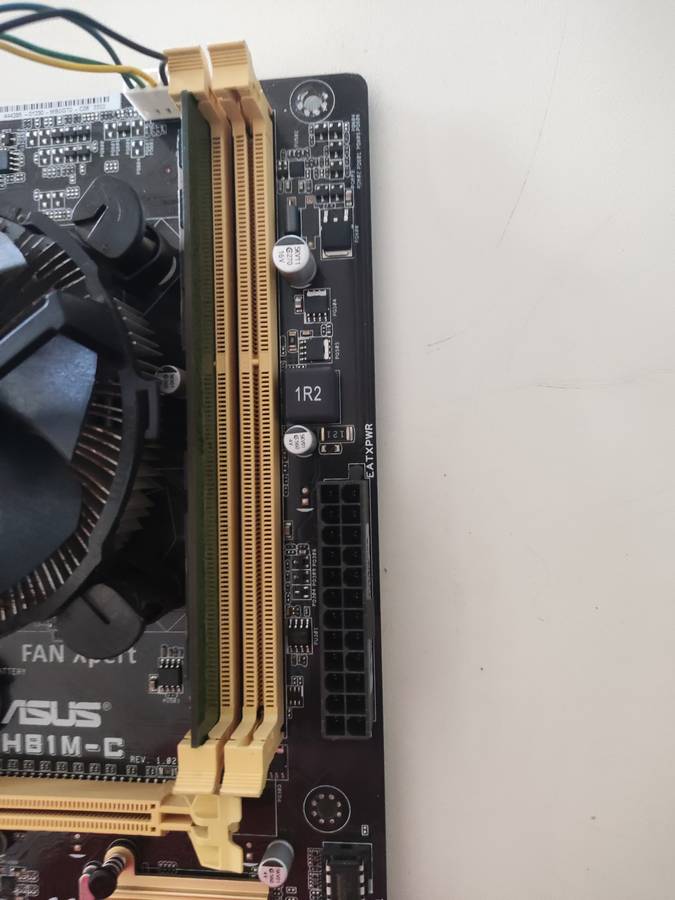 Intel Core i5 4460 Motherboard Combo**Asus H81M Motherboard**4GB DD3 Ram**Original Intel Cooler**