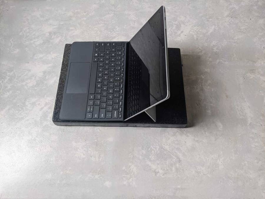 Microsoft Surface GO2