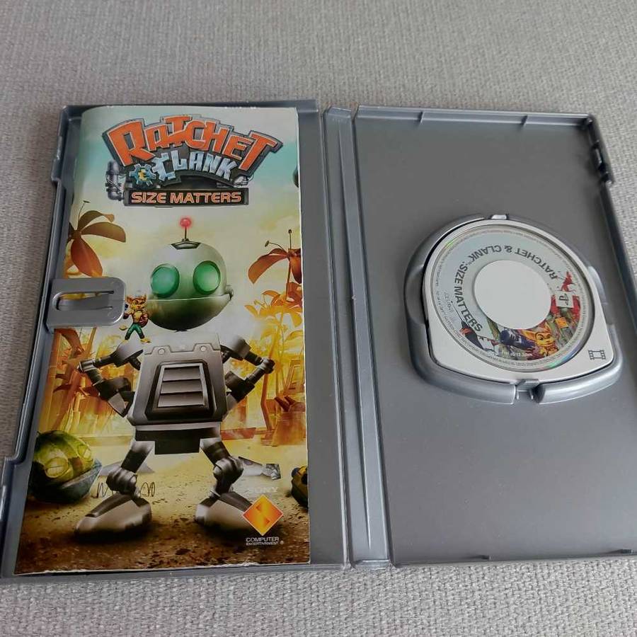 Playstation Portable (Psp) +original charger and games