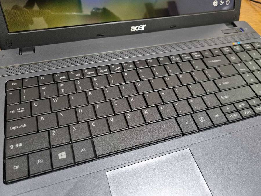 Acer Travel Mate Core i3 Business Spec Laptop/ 6GB RAM/ 320GB HDD/ Windows 10 Pro