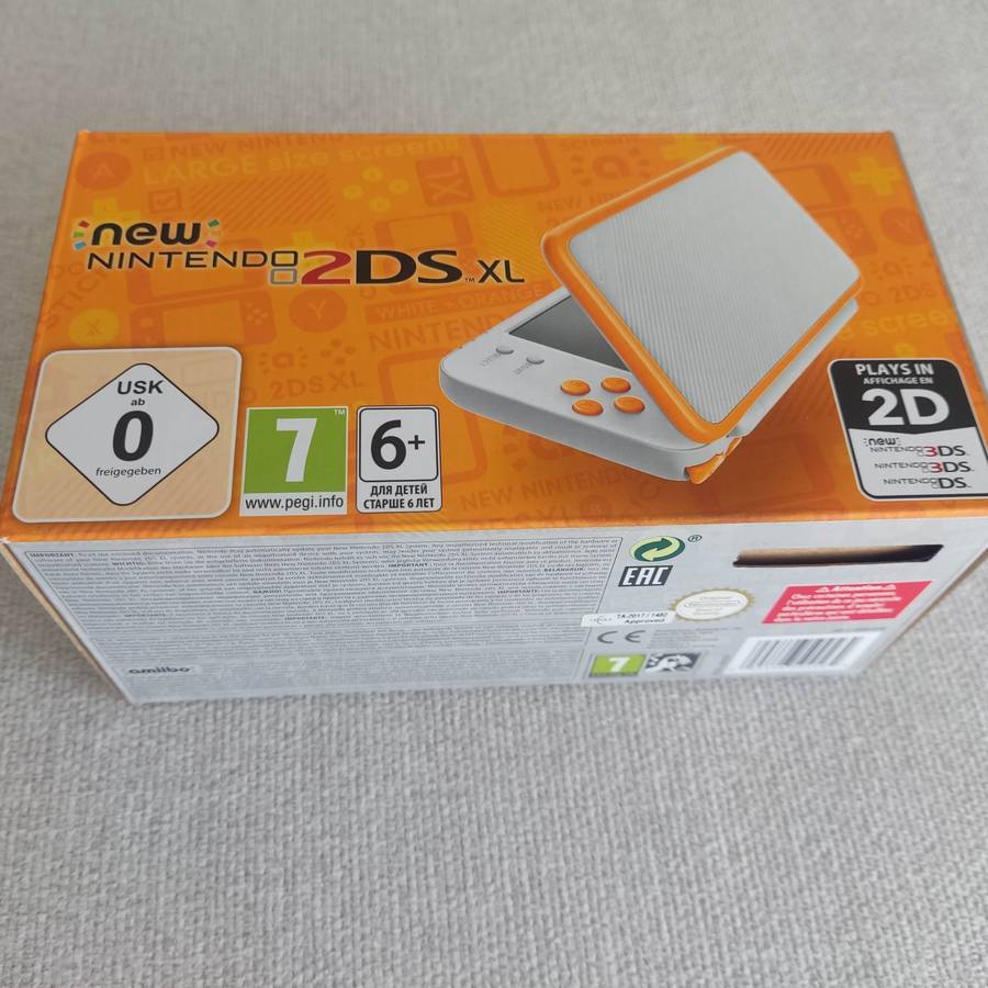 `New` Nintendo 2ds xl Console with original charger +box
