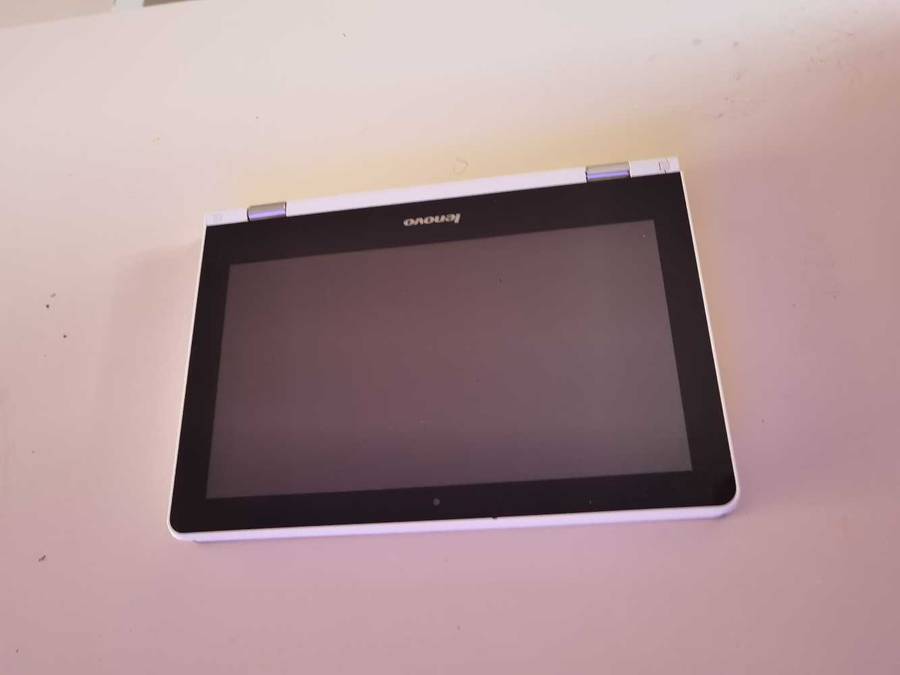 TOUCH SCREEN LENOVO YOGA 300 Intel® N3060 | 4GB RAM | 500 GB SATA DRIVE