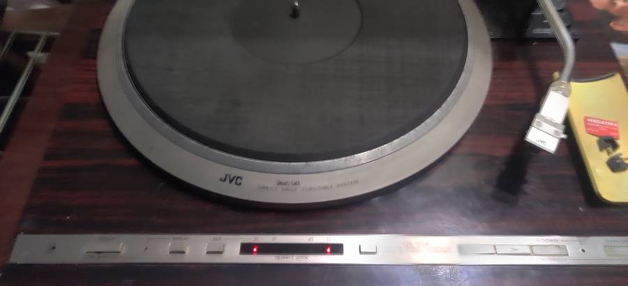 JVC QL-Y5F TURNTABLE
