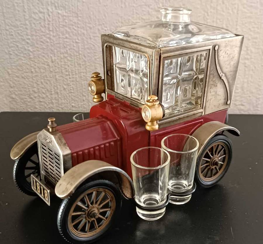 Wind up music vintage 1918 Ford truck model liquor decanter set