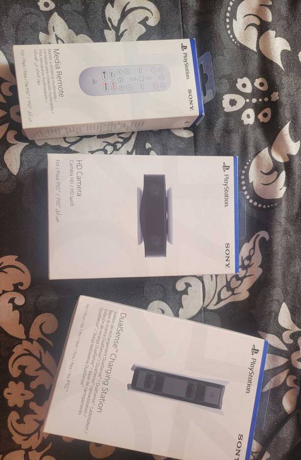 Playstation 5 Disc Edition & Extras