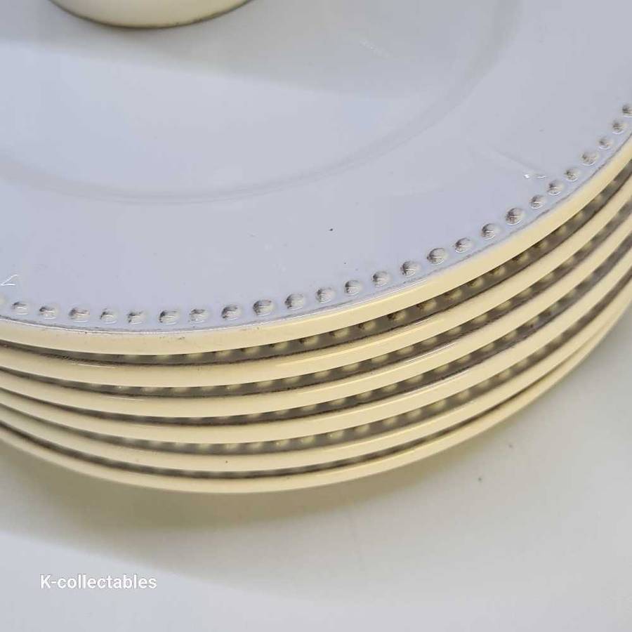 25 pcs ceramic/porcelain table set. Hand made. Biggie best.