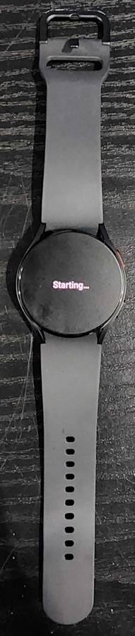 Samsung Watch 5 40MM Bluetooth Varient[Battery Doesn`t Seem To Last Long/But Last Couple Hours]