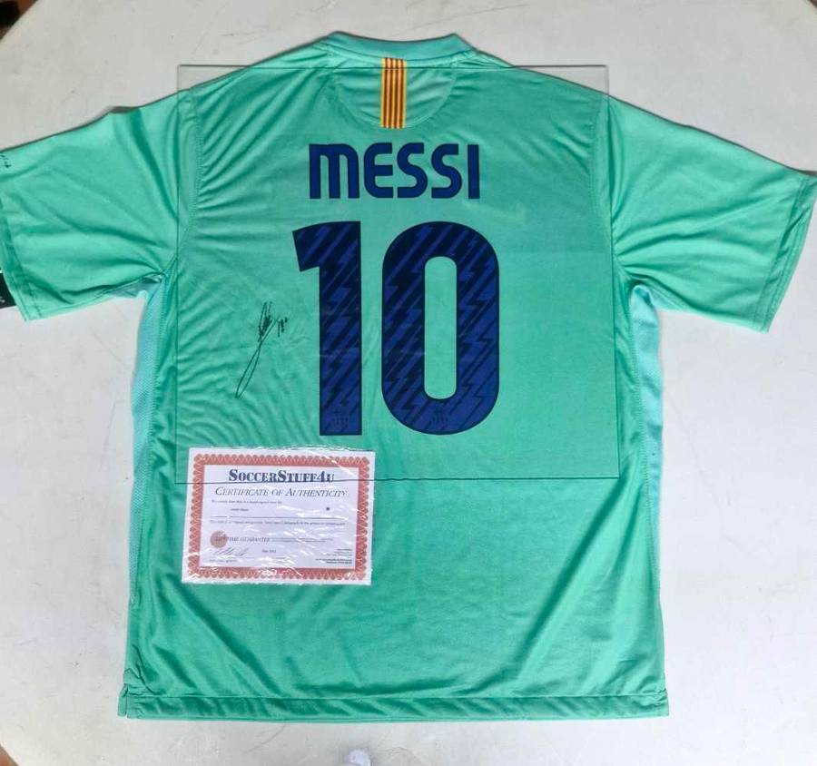 LIONEL MESSI Hand Signed Jersey Autographed Authentication