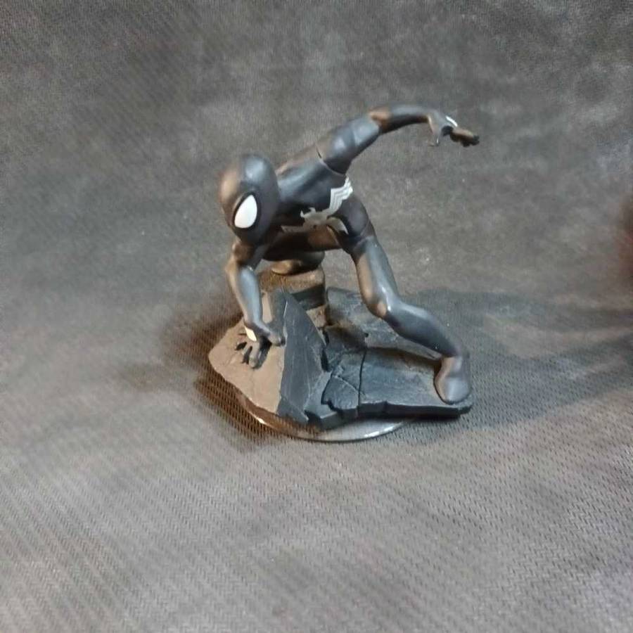 Action figures. INF1000134. Black Symbiote suit. Spiderman
