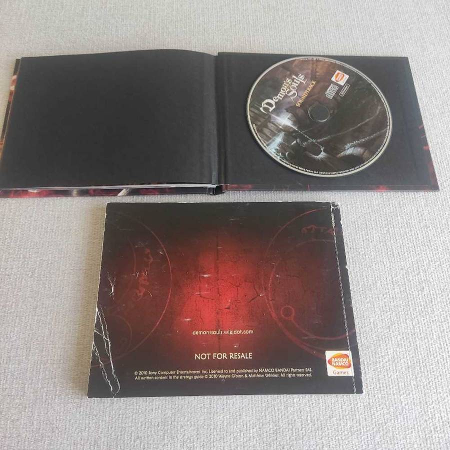Demon Soul`s Strategy guide +Artbook and soundtrack Ps3