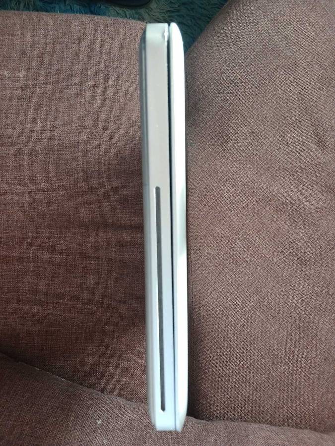 Late 2008 Apple Macbook 13.3