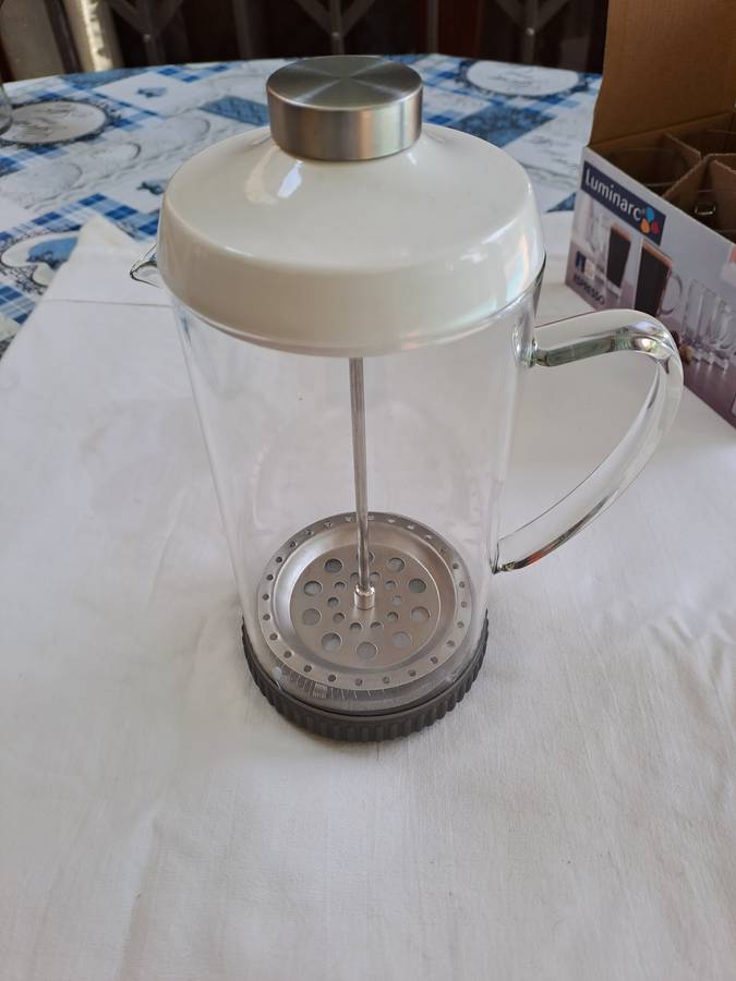 Luminarc Espresso cups and coffee press filter