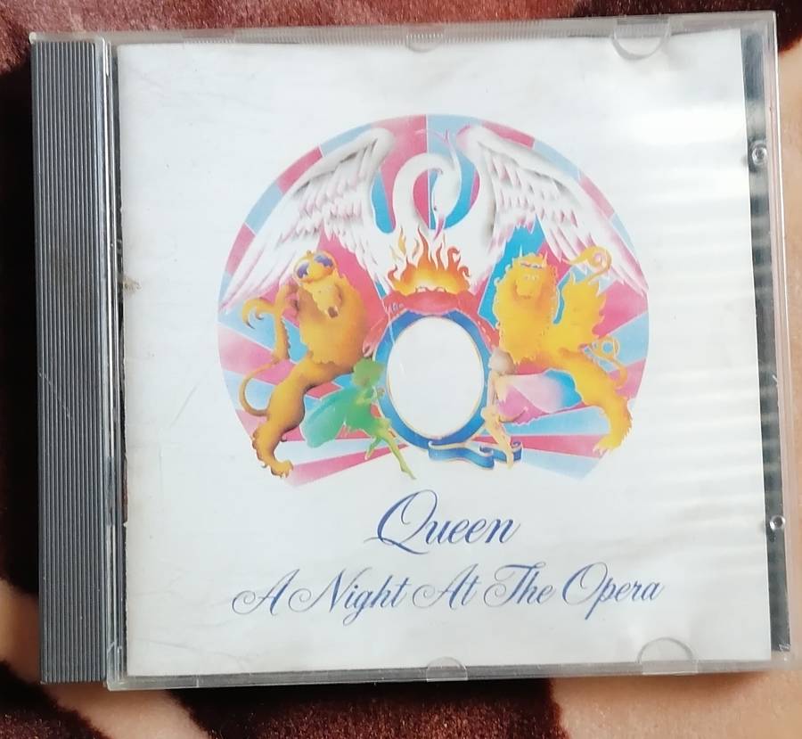 CD - QUEEN A NIGHT AT THE OPERA