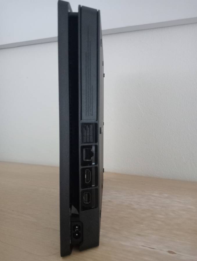 Playstation 4 Slim Console
