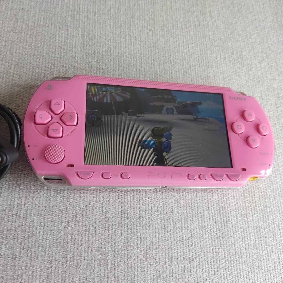 Playstation Portable (Psp) +original charger and games