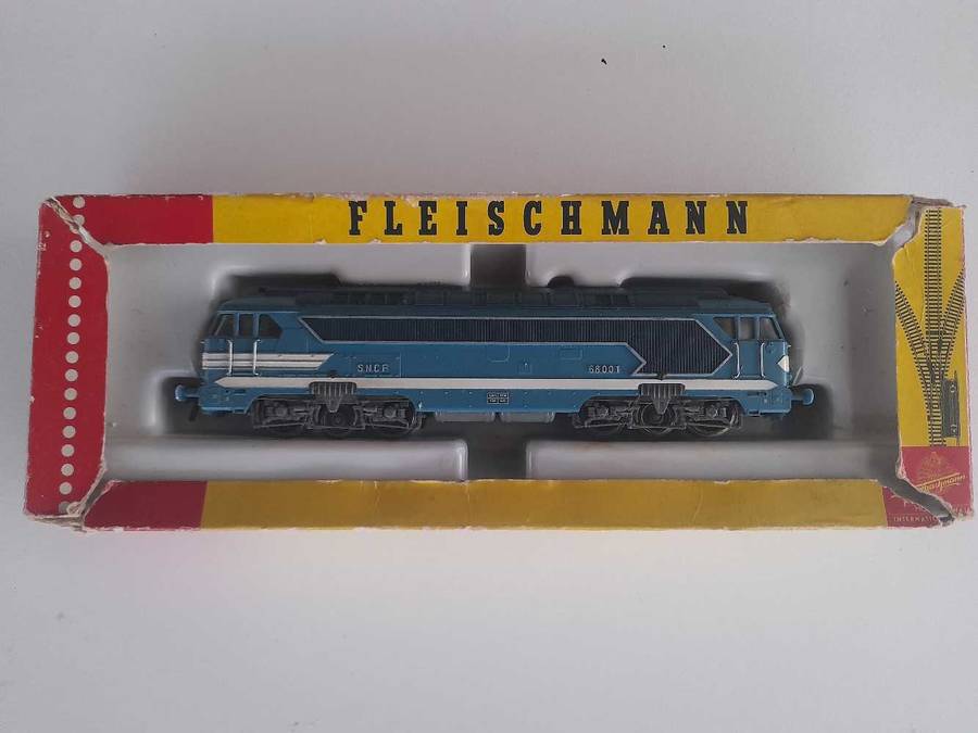 HO FLEISCHMANN - 1386 - DIESEL LOCOMOTIVE 68001 SNCF (METAL)