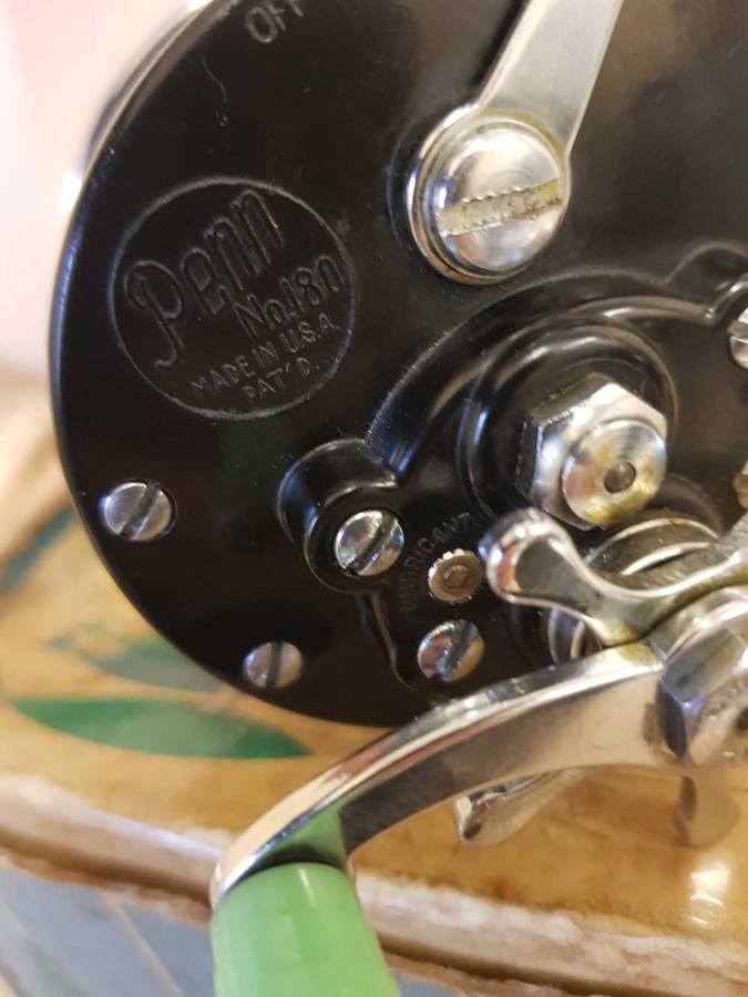 Penn 180 . Backelite spool. Including original box.
