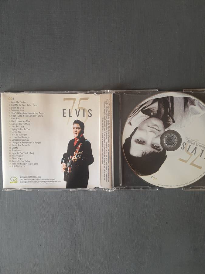 Elvis the king is born cd