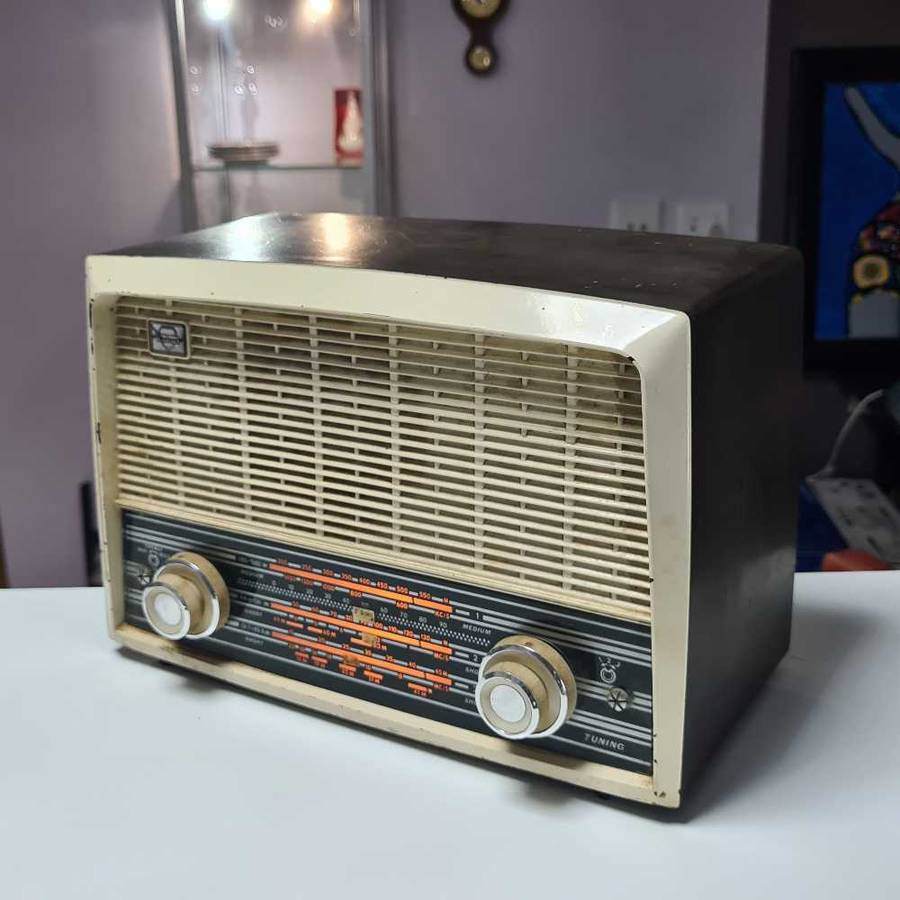 Step back in time with the Vintage Mullard Tube Radio!