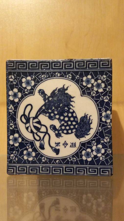 Antique blue and white Chinese insence burner stand