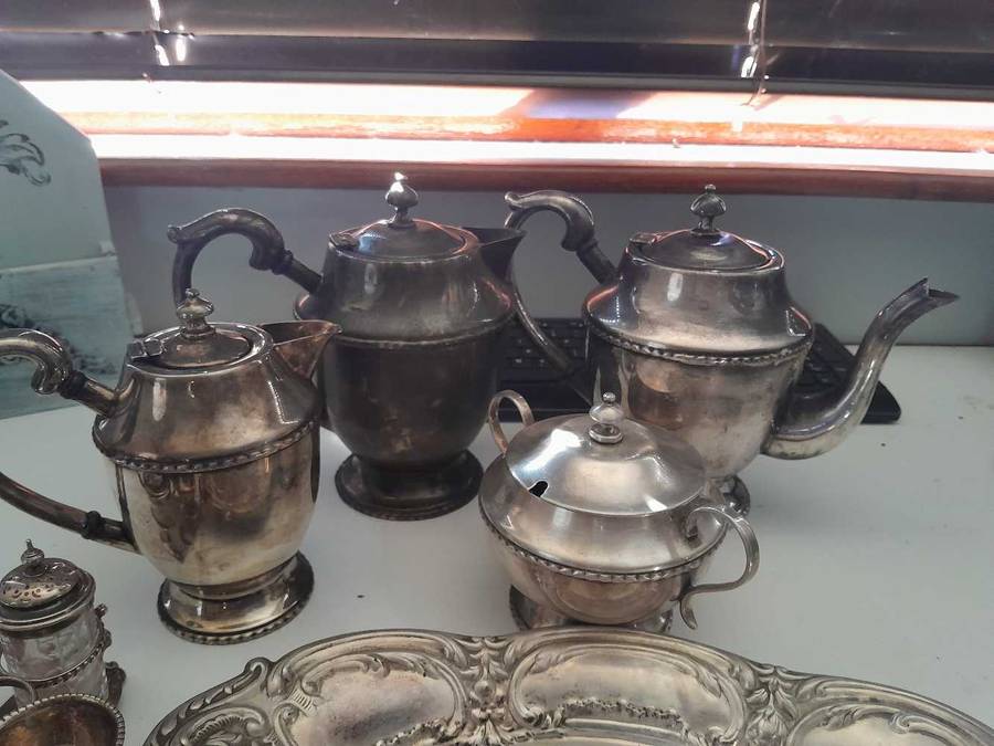 Vintage Teapots ect