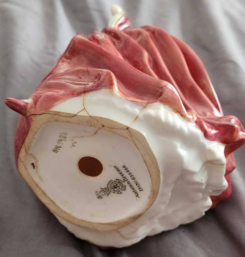 Rare and highly collectable porcelain figurines - please read