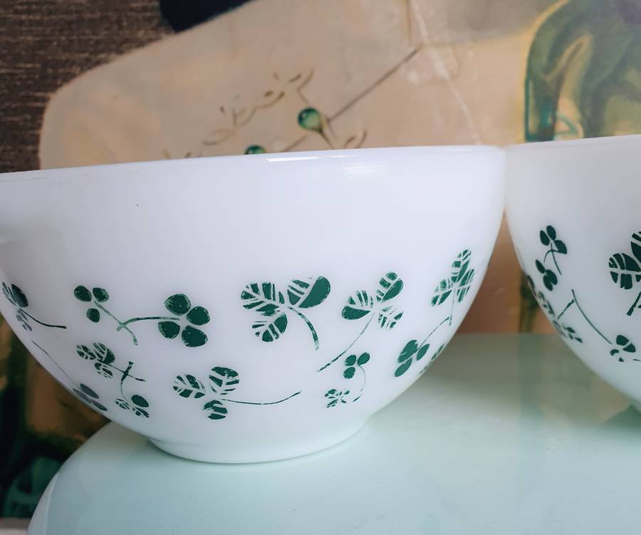 Vintage Duo Pyrex Tableware Bowl with Clover leaf Shamrock design from 1960
