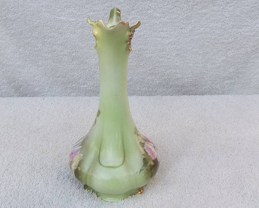 A BEAUTIFUL ART NOUVEAU PERIOD GERMAN PORCELAIN EWER VASE WITH ROSE DETAIL !! WOW !!