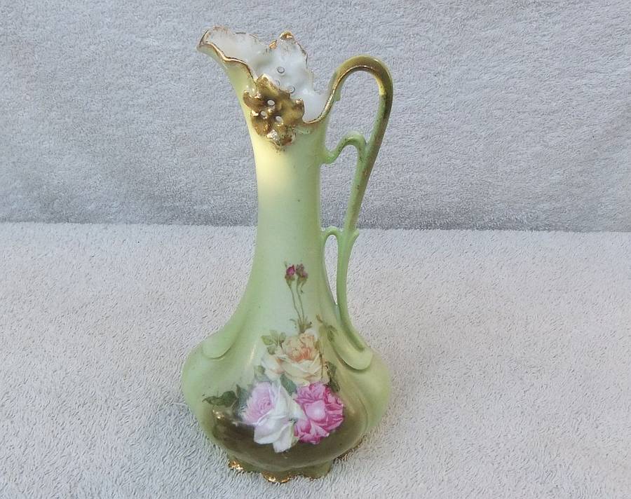 A BEAUTIFUL ART NOUVEAU PERIOD GERMAN PORCELAIN EWER VASE WITH ROSE DETAIL !! WOW !!