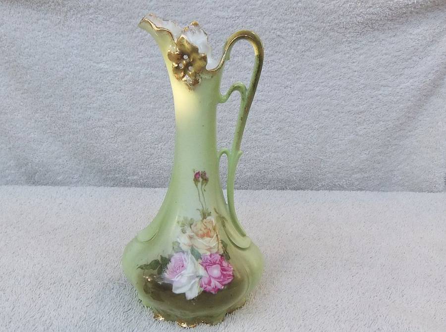 A BEAUTIFUL ART NOUVEAU PERIOD GERMAN PORCELAIN EWER VASE WITH ROSE DETAIL !! WOW !!