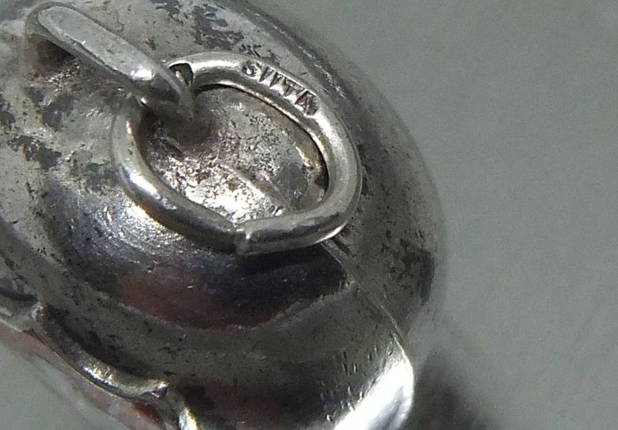 A CUTE VINTAGE "800" SILVER SWISS THEME COW BELL CHARM ( 80% SILVER ) - FREE COMBINING !!