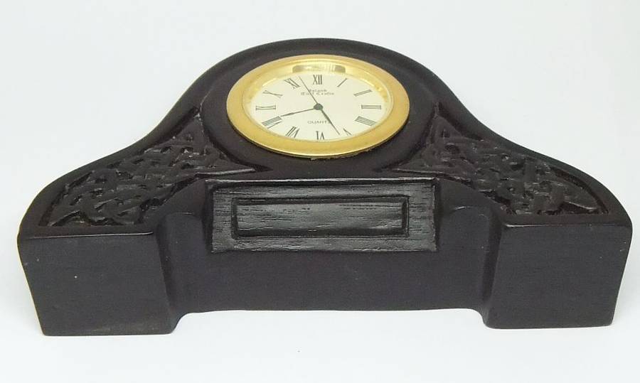 AN AWESOME VINTAGE CELTIC DESIGN DESK CLOCK BY  ISLAND TURF CRAFTS IRELAND - WORKING 100%