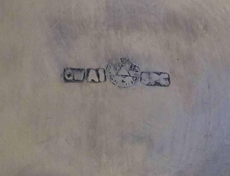 AN ABSOLUTELY GORGEOUS RARE VINTAGE SILVERPLATE ICE BUCKET WITH ELEPHANT FINIAL AND HANDLES