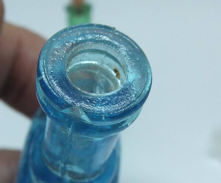 A LOVELY LITTLE COLLECTION OF VINTAGE MINIATURE GLASS PERFUME BOTTLES