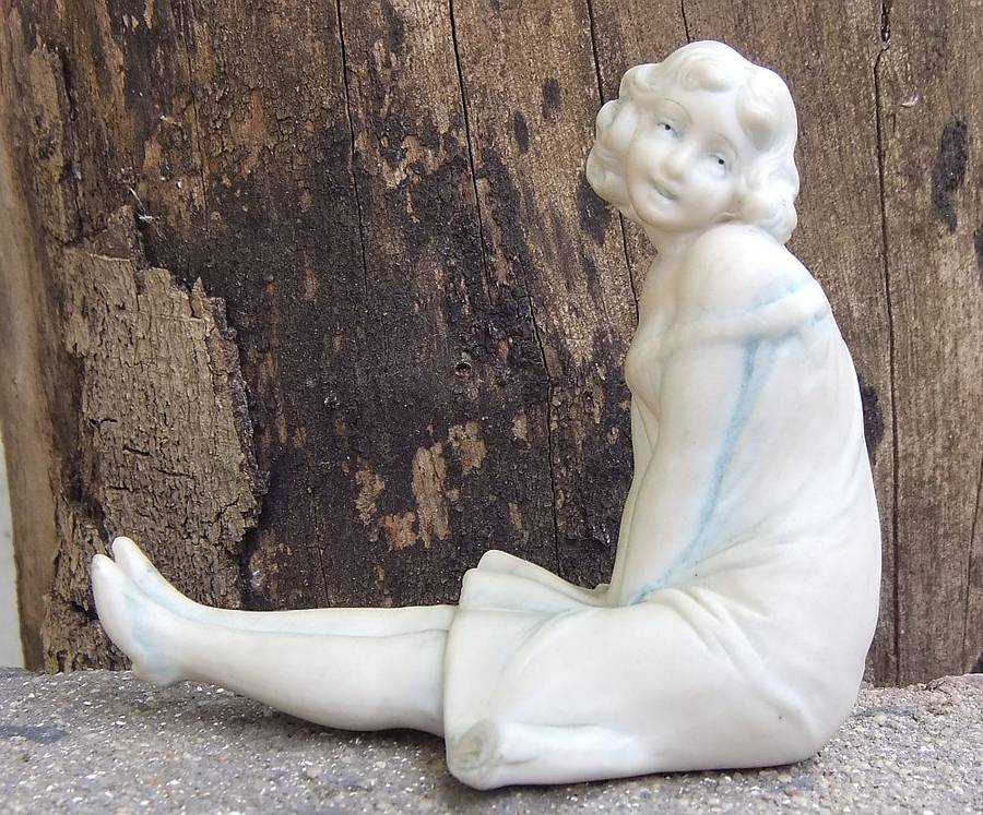 A RARE VICTORIAN BISQUE TYPE PORCELAIN LADY FIGURE IN AMAZING CONDITION FOR AGE