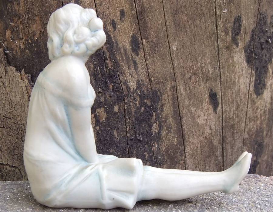 A RARE VICTORIAN BISQUE TYPE PORCELAIN LADY FIGURE IN AMAZING CONDITION FOR AGE