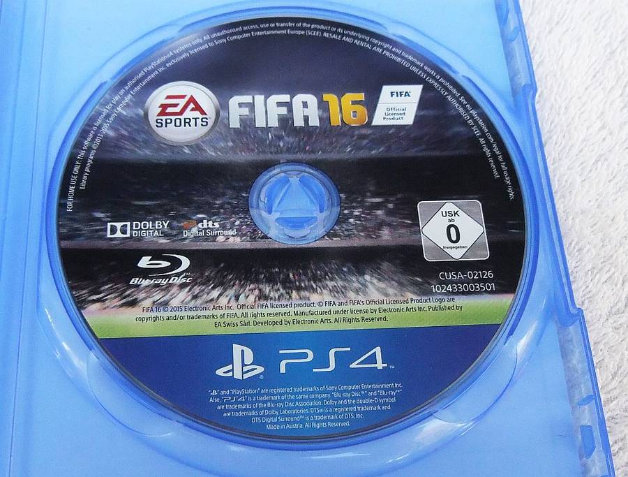 PLAYSTATION 4 GAME - FIFA 16