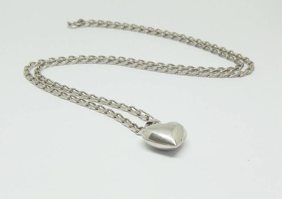WOW !! A GREAT QUALITY SOLID STERLING SILVER NECKLACE WITH A FAT STERLING SILVER HEART PENDANT !!