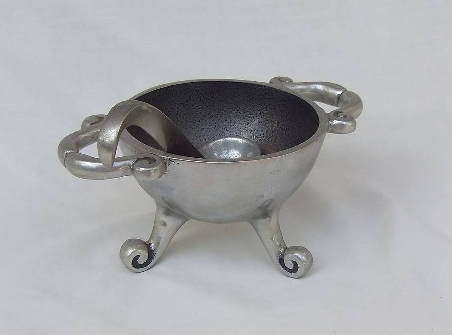 WOW !! A STUNNING CARROL BOYES STYLE CONDIMENT BOWL WITH SPOON IN UNUSED CONDITION !! MUST HAVE !!