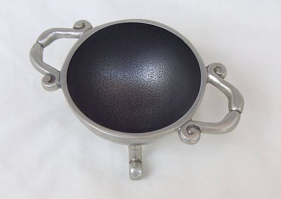 WOW !! A STUNNING CARROL BOYES STYLE CONDIMENT BOWL WITH SPOON IN UNUSED CONDITION !! MUST HAVE !!