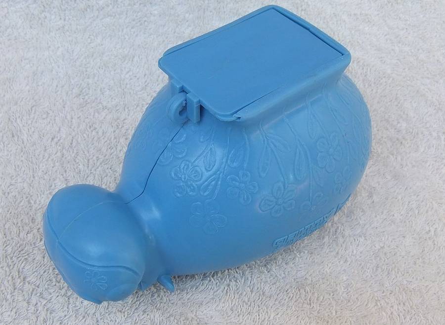 COOL FIND !! A VINTAGE 1980`s MONEY BOX MADE FOR ALLIED BANK - HENRIETTA THE HIPPO !! BILINGUAL