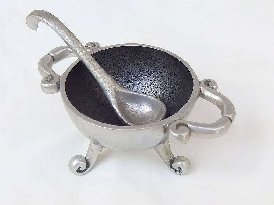 WOW !! A STUNNING CARROL BOYES STYLE CONDIMENT BOWL WITH SPOON IN UNUSED CONDITION !! MUST HAVE !!