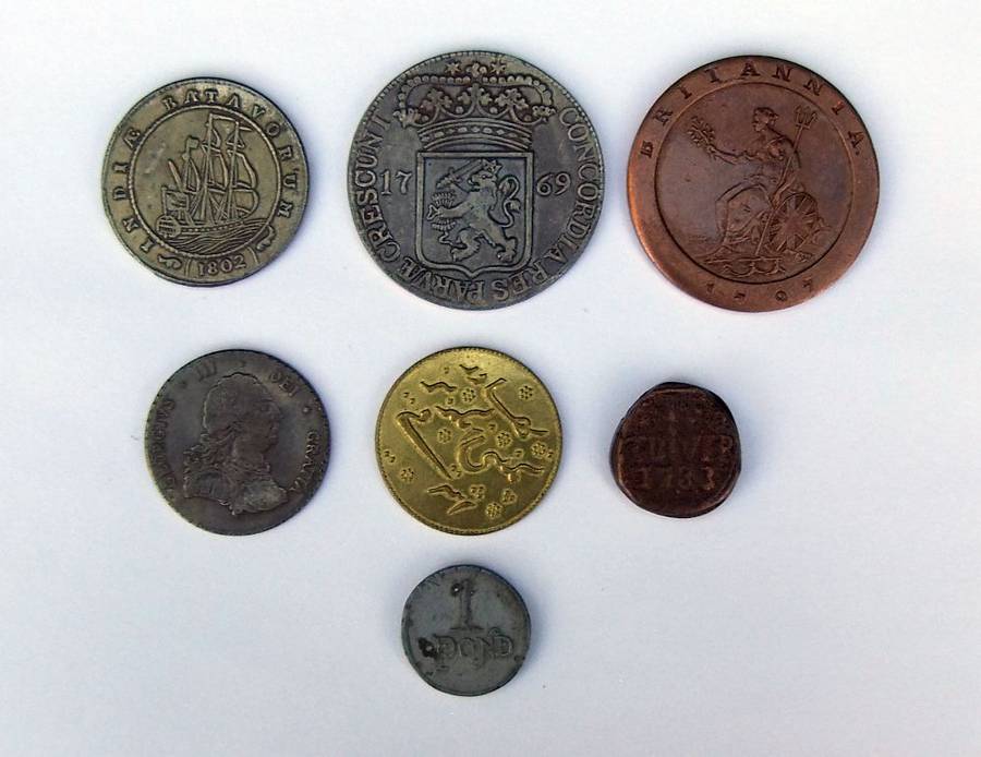 WOW !! 7 VINTAGE VAN RIEBEECK REPLIKA COINS DISTRIBUTED BY BP - TREASURE TROVE !! BID FOR ALL !!