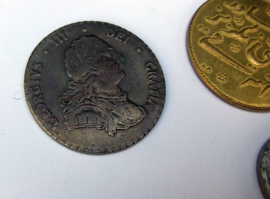 WOW !! 7 VINTAGE VAN RIEBEECK REPLIKA COINS DISTRIBUTED BY BP - TREASURE TROVE !! BID FOR ALL !!